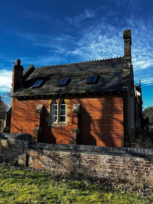 Апартаменты The Old School House Retreat Tibberton  Экстерьер фото